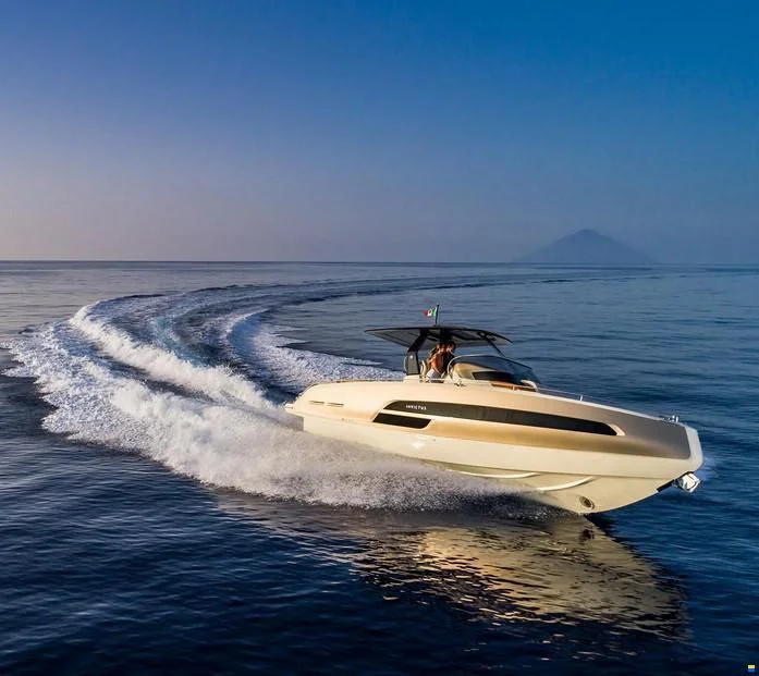 BoatPhoto.coverAlt