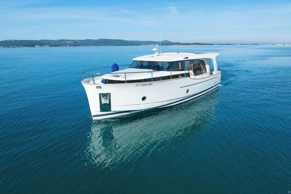 BoatPhoto.coverAlt