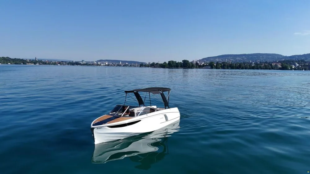 BoatPhoto.coverAlt