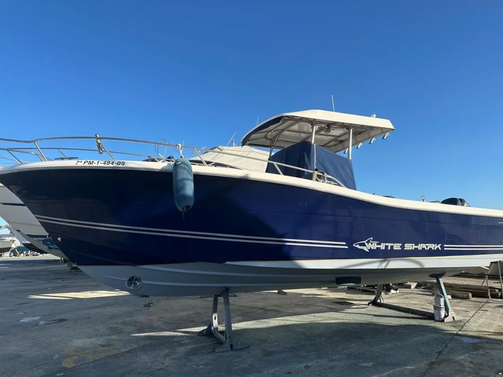 BoatPhoto.coverAlt