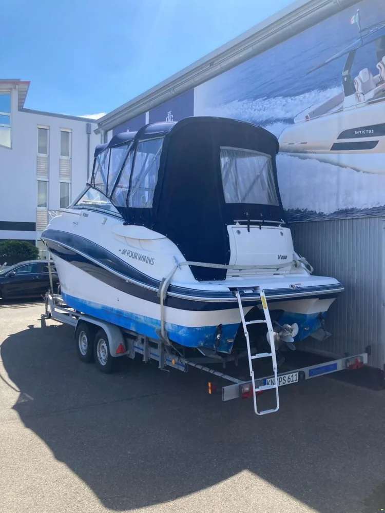 BoatPhoto.coverAlt