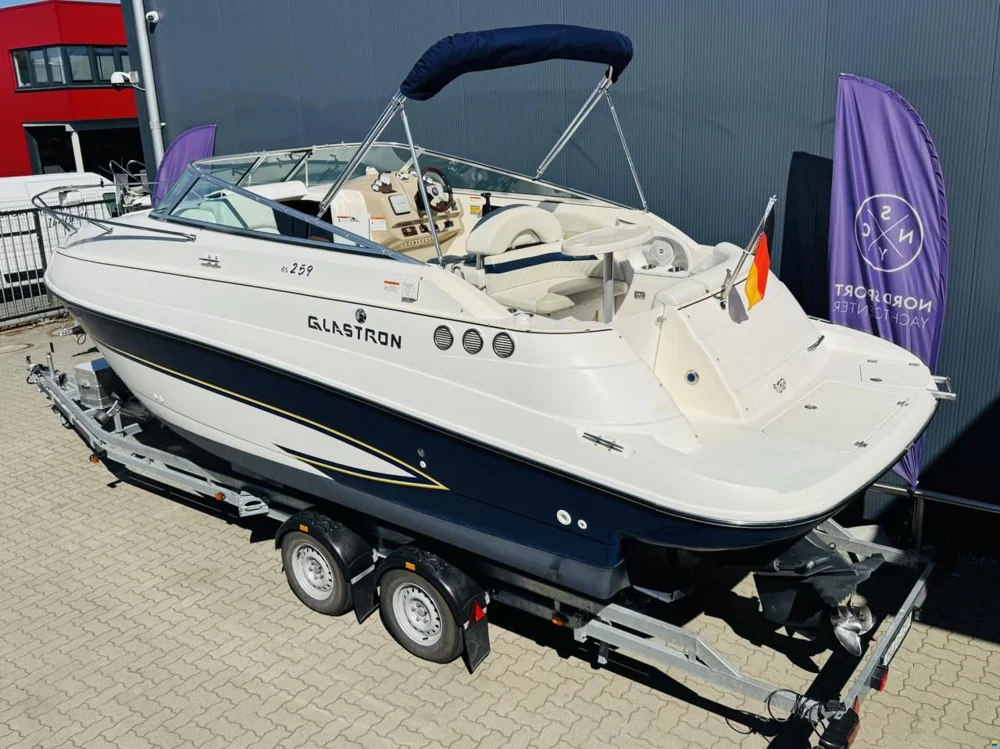 BoatPhoto.coverAlt