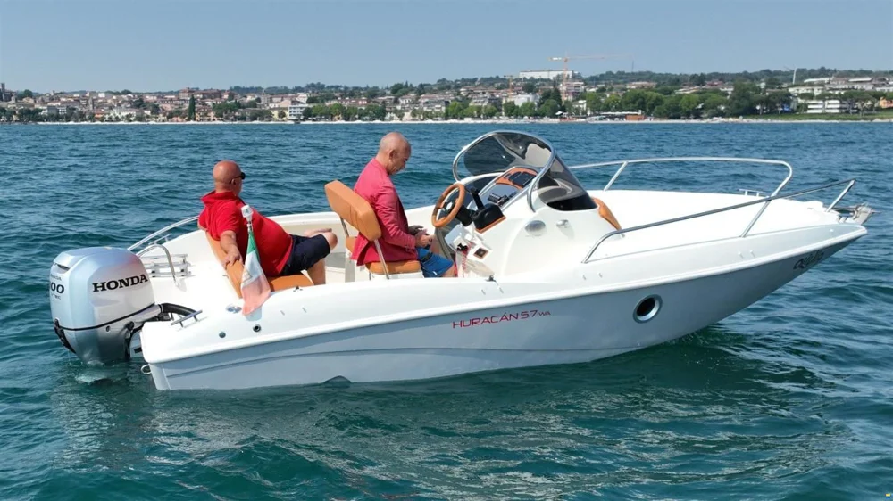 BoatPhoto.alt