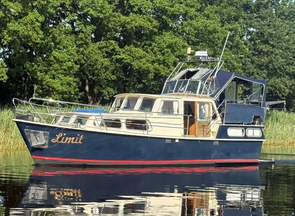 BoatPhoto.coverAlt