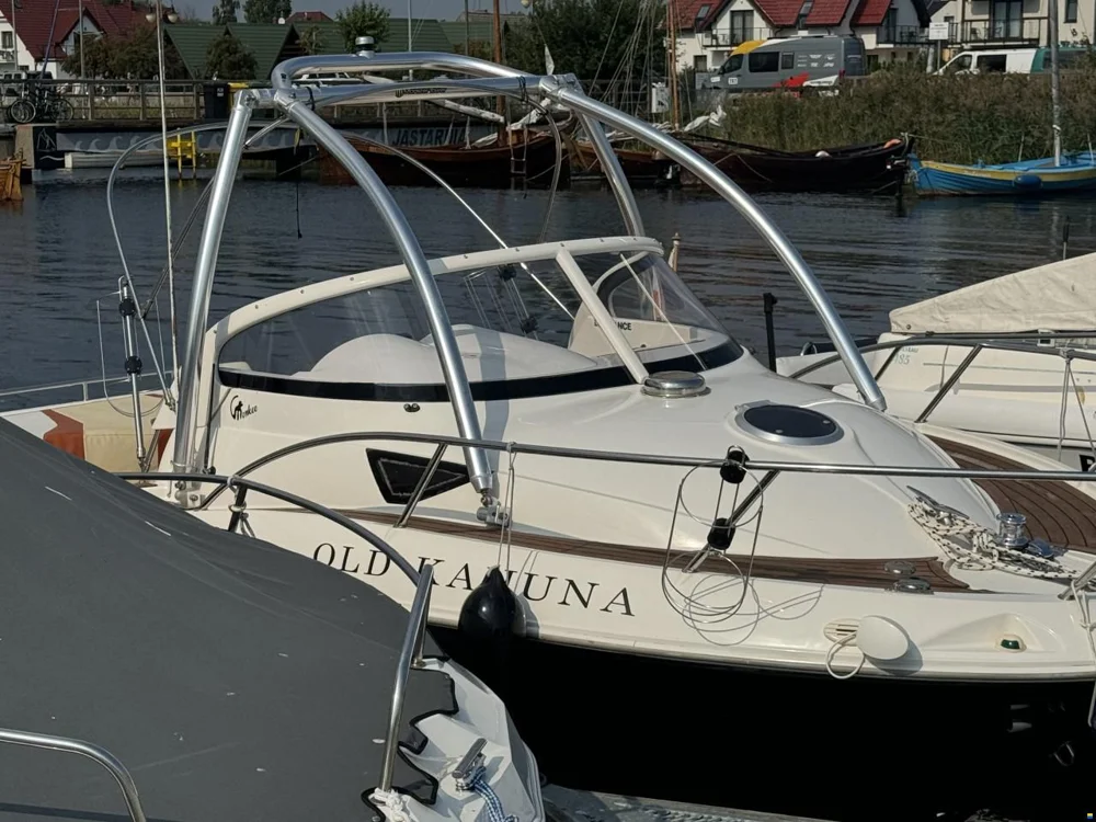 BoatPhoto.coverAlt
