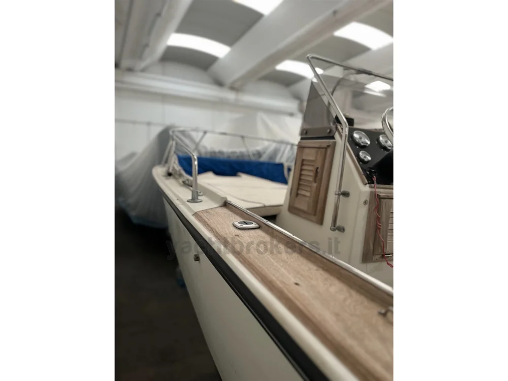 BoatPhoto.coverAlt