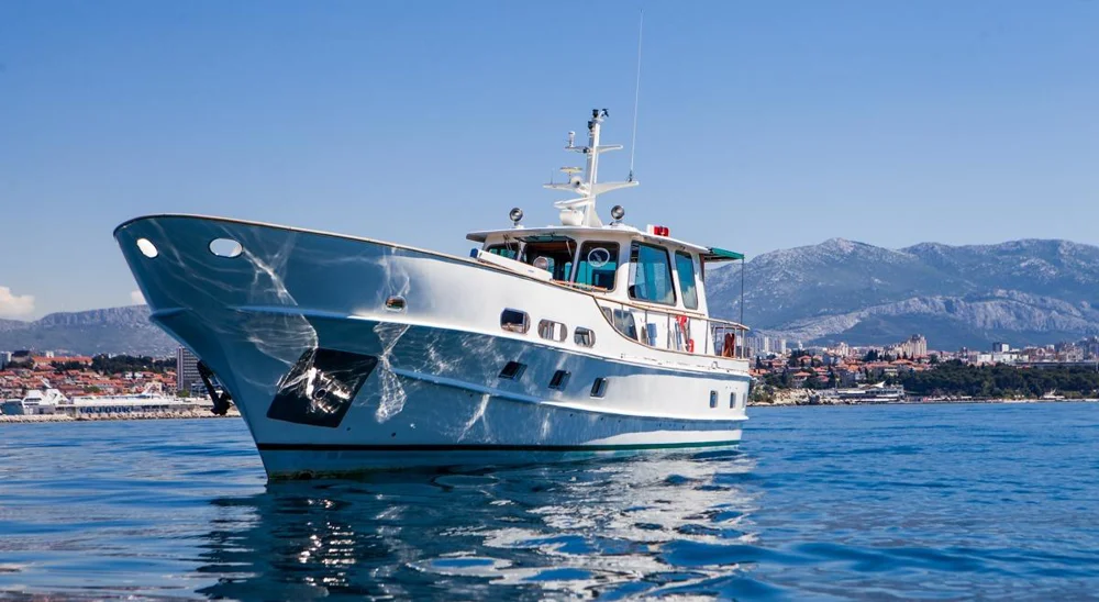 BoatPhoto.coverAlt