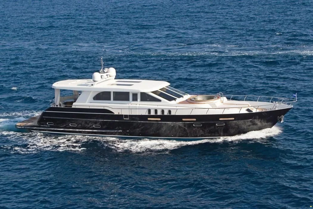 BoatPhoto.coverAlt