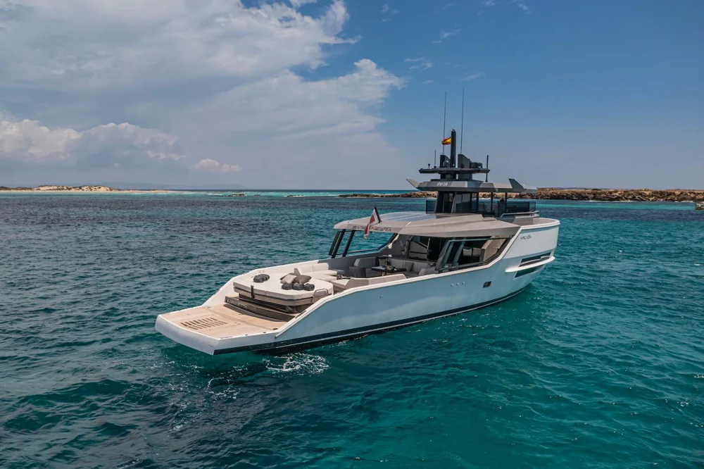 BoatPhoto.coverAlt