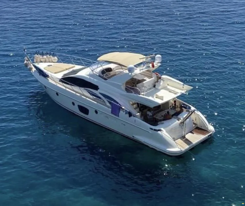 BoatPhoto.coverAlt