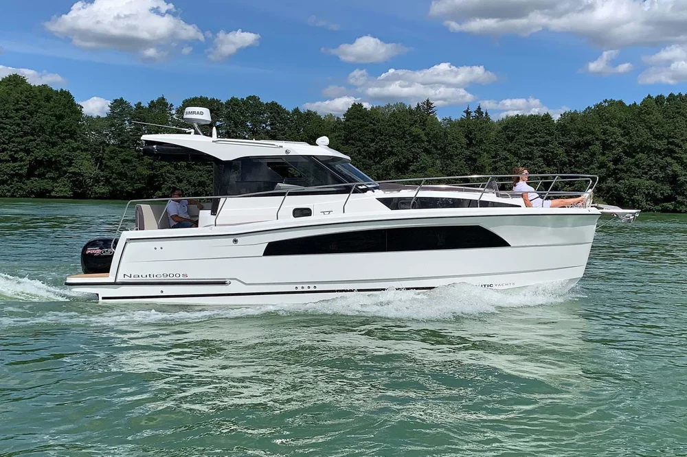 BoatPhoto.coverAlt