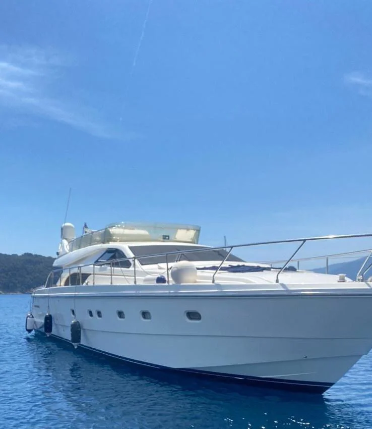 BoatPhoto.coverAlt