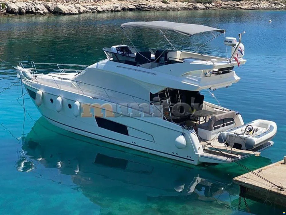 BoatPhoto.coverAlt