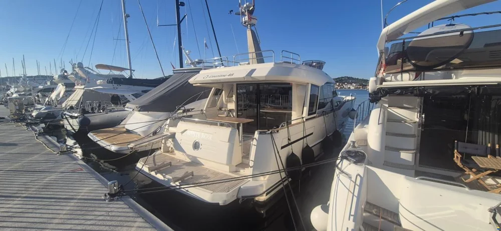 BoatPhoto.coverAlt