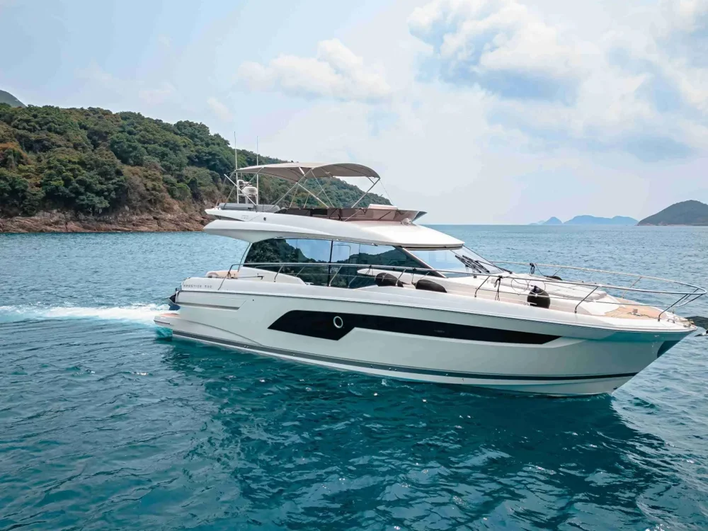 BoatPhoto.coverAlt