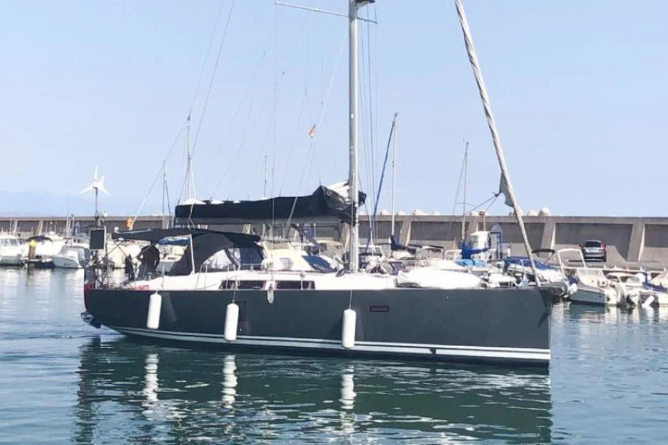 BoatPhoto.coverAlt