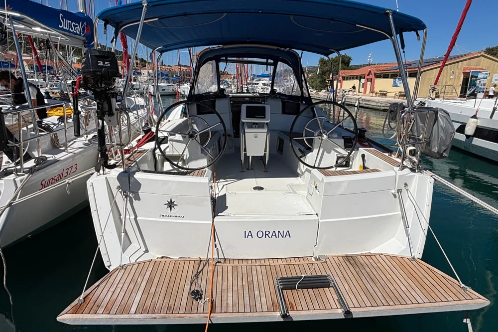 BoatPhoto.alt