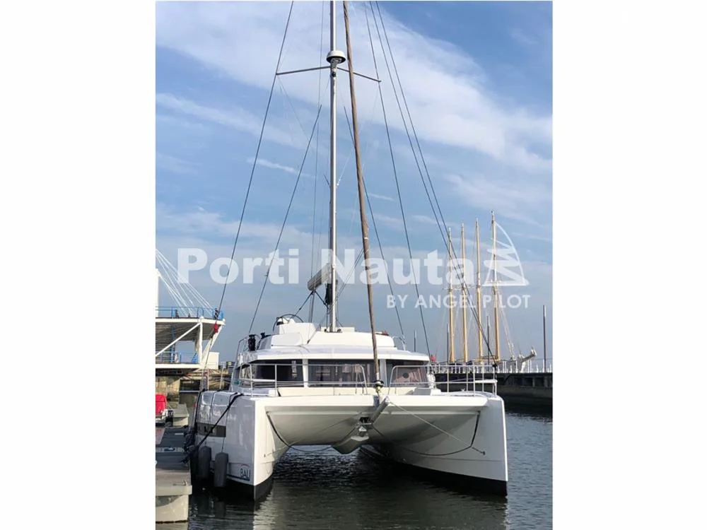 BoatPhoto.coverAlt