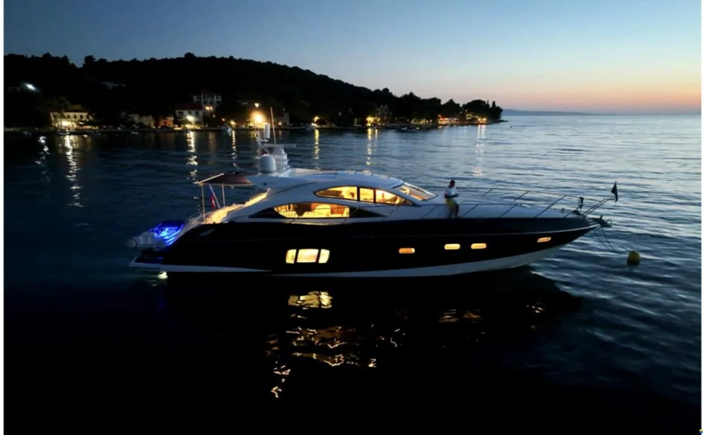 BoatPhoto.coverAlt