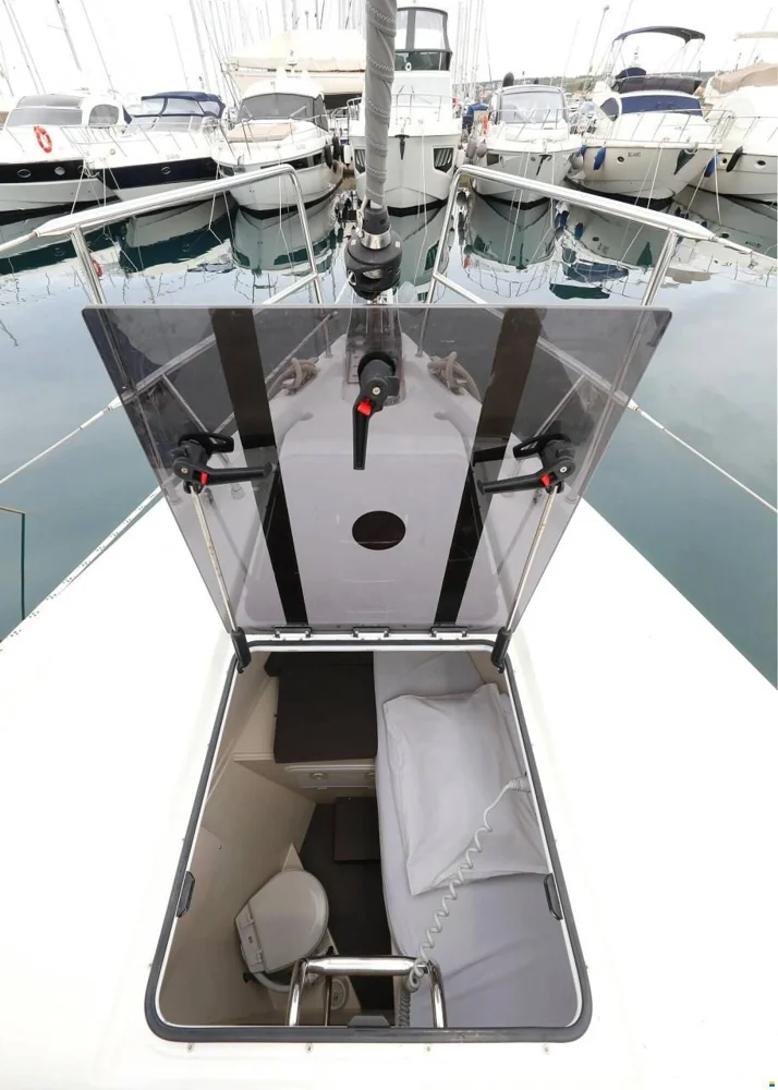 BoatPhoto.coverAlt