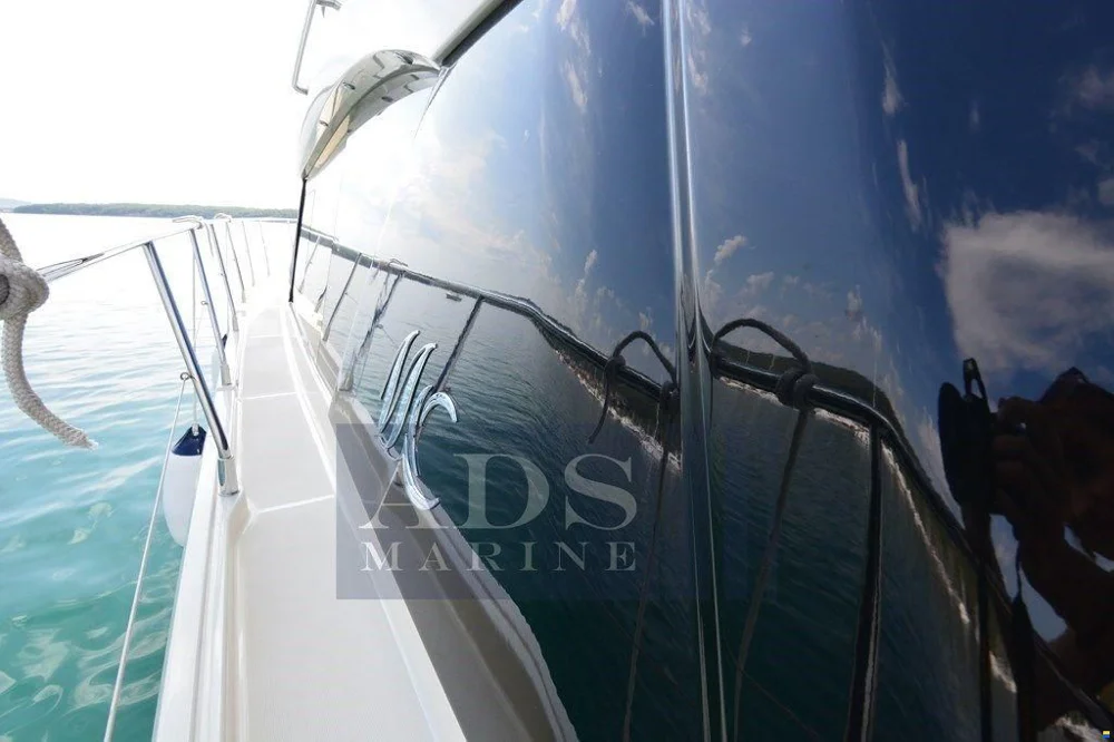 BoatPhoto.coverAlt