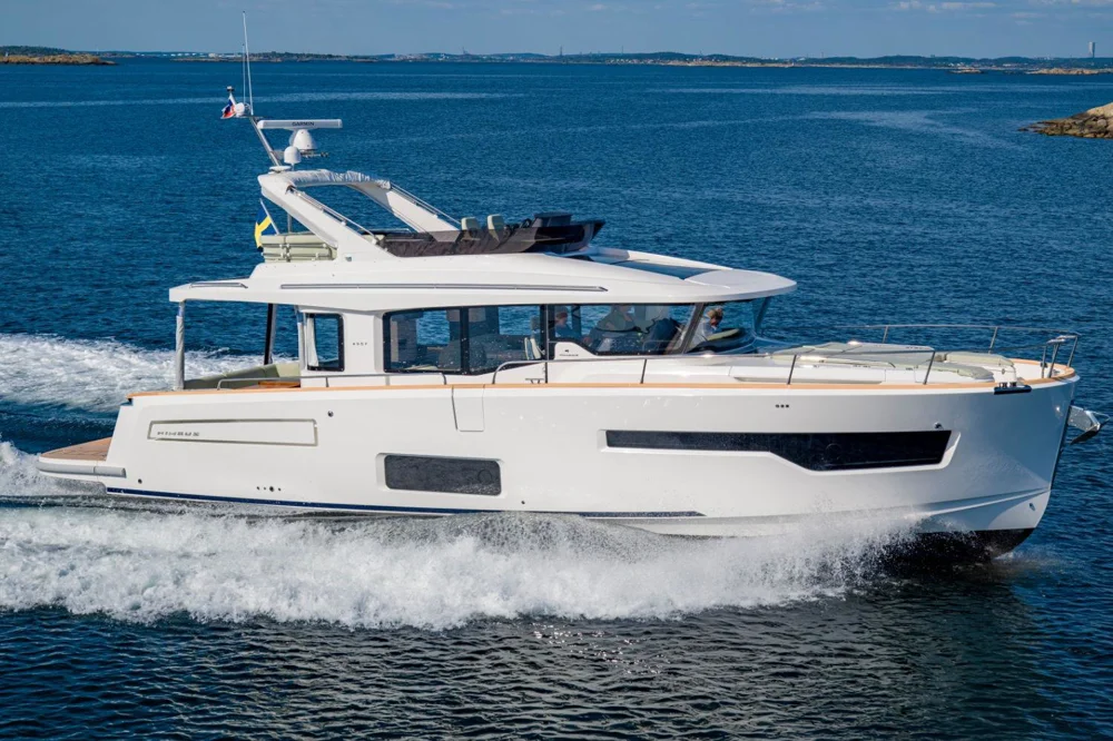 BoatPhoto.coverAlt