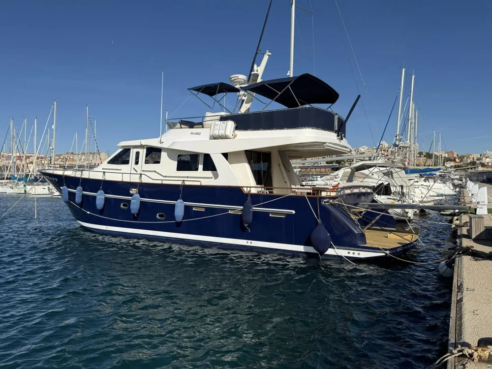 BoatPhoto.coverAlt