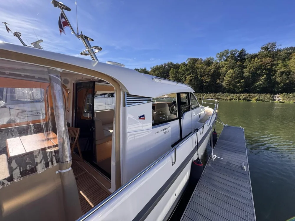 BoatPhoto.coverAlt