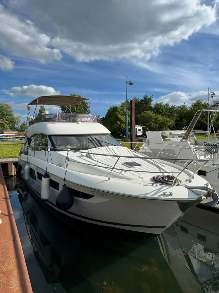 BoatPhoto.coverAlt