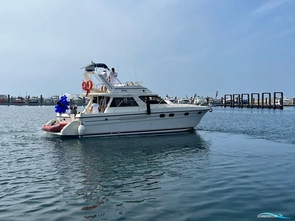 BoatPhoto.coverAlt
