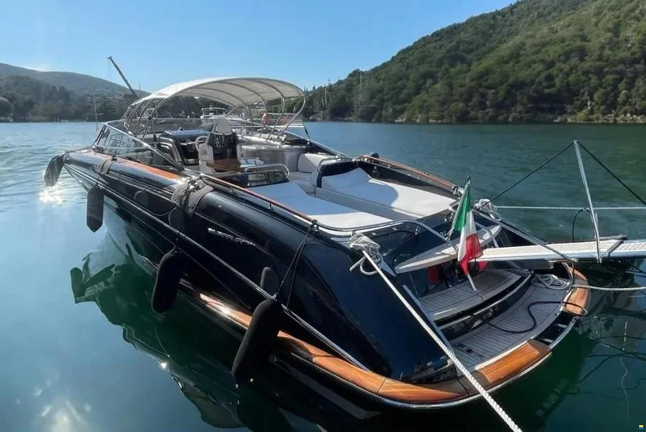 BoatPhoto.coverAlt