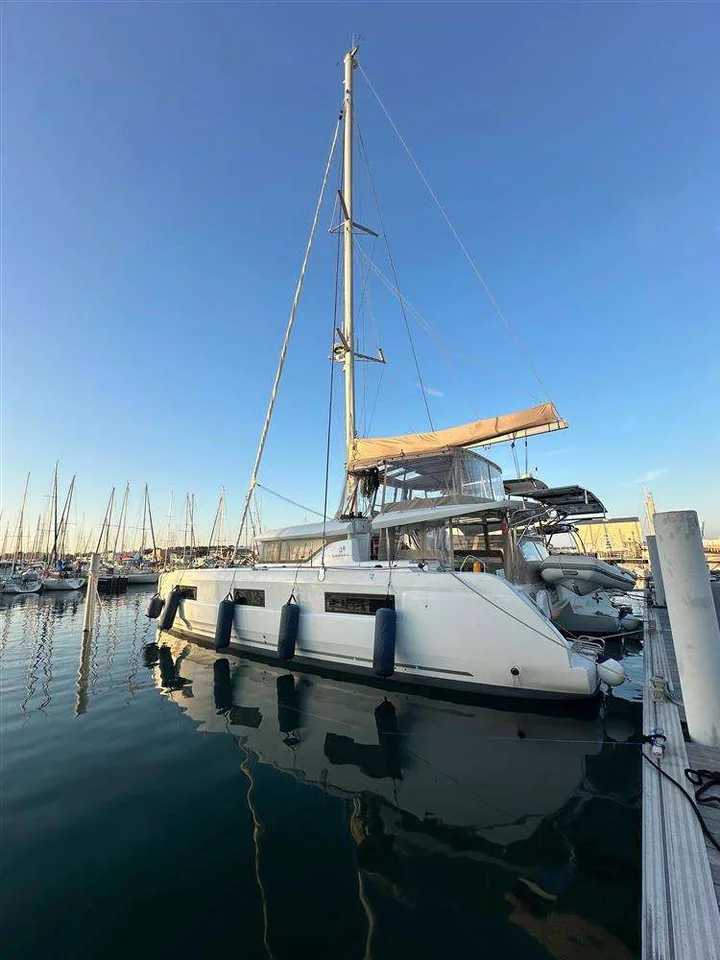 BoatPhoto.alt
