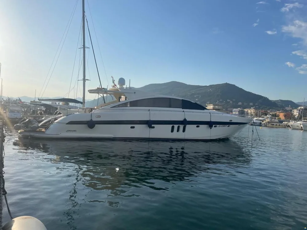 BoatPhoto.coverAlt