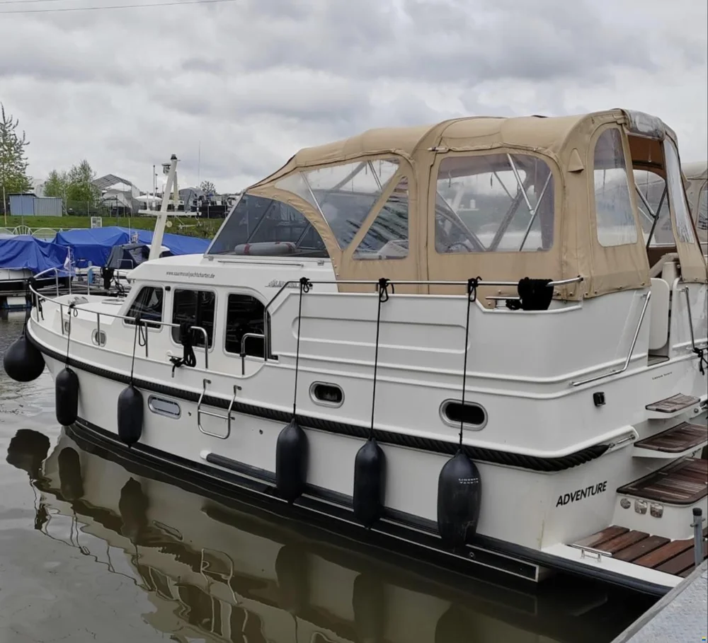 BoatPhoto.coverAlt