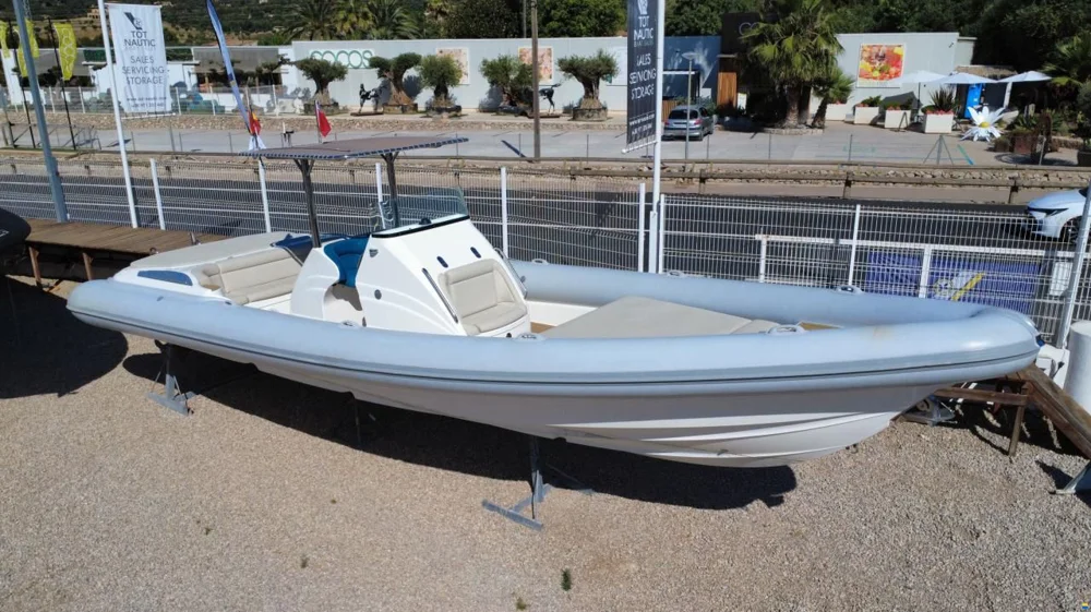 BoatPhoto.coverAlt
