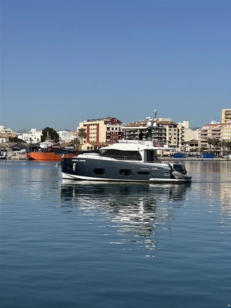 BoatPhoto.alt