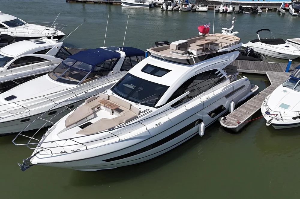 BoatPhoto.alt