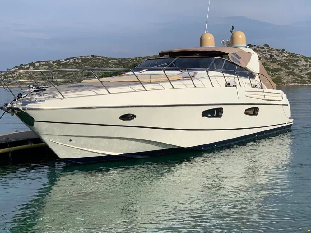 BoatPhoto.coverAlt