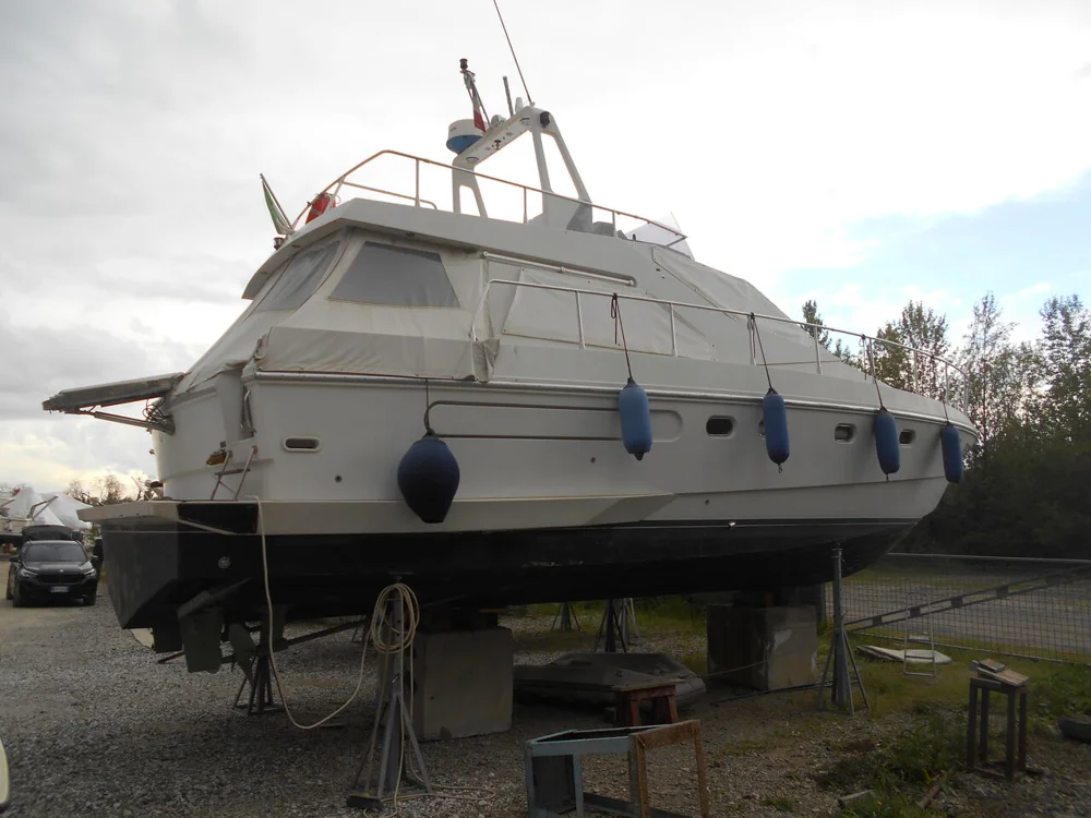 BoatPhoto.coverAlt