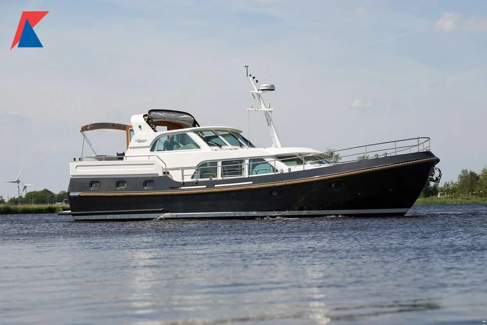 BoatPhoto.coverAlt