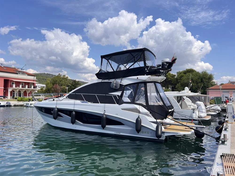 BoatPhoto.coverAlt