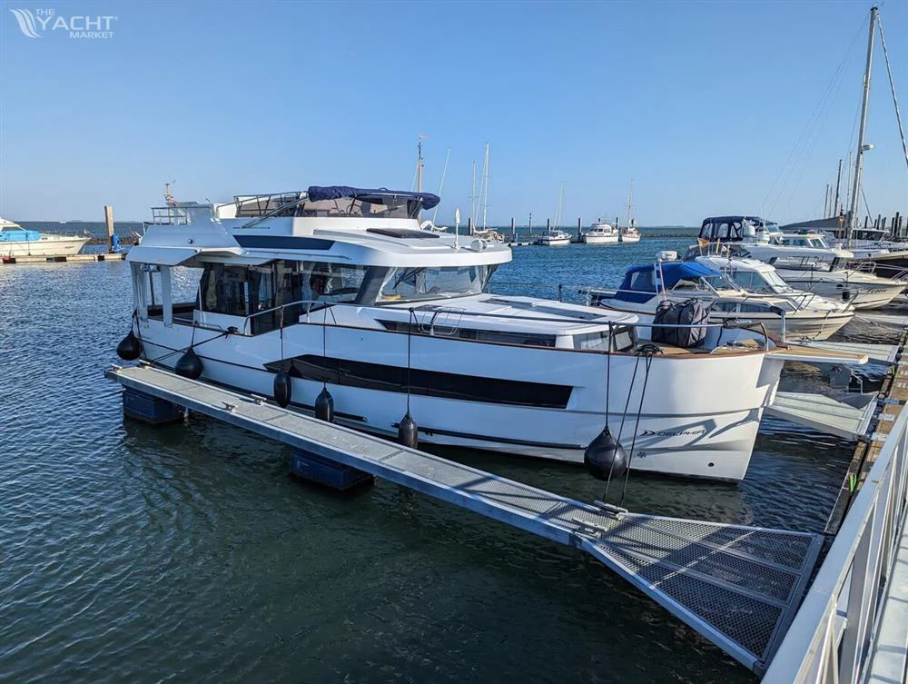 BoatPhoto.coverAlt