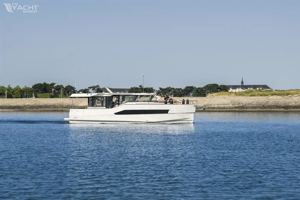 BoatPhoto.coverAlt