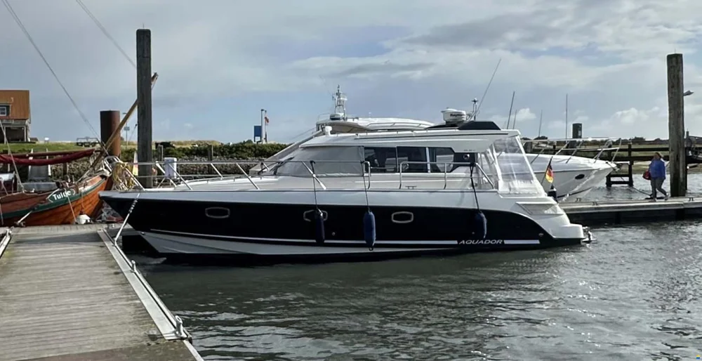 BoatPhoto.coverAlt