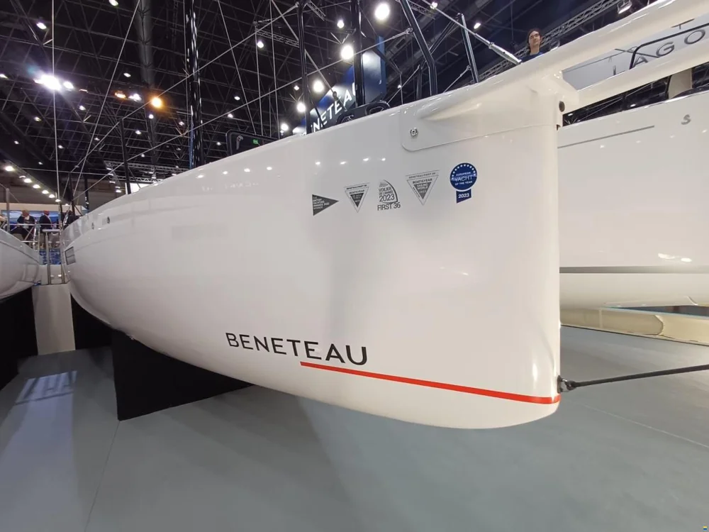 BoatPhoto.coverAlt