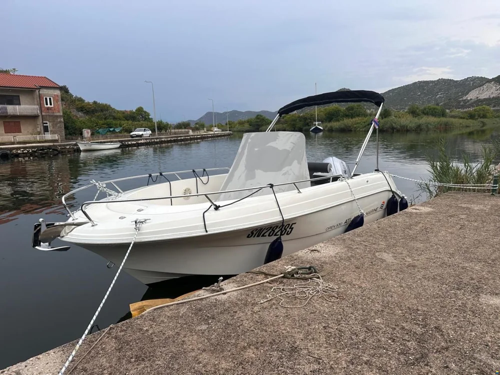 BoatPhoto.coverAlt