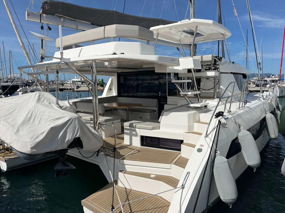BoatPhoto.coverAlt