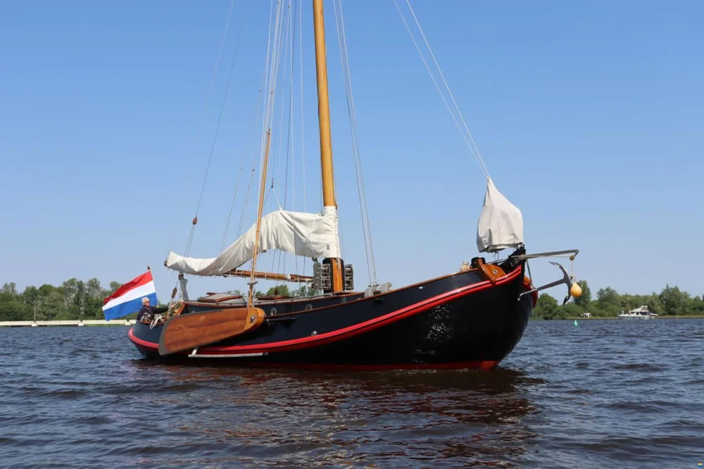 BoatPhoto.coverAlt