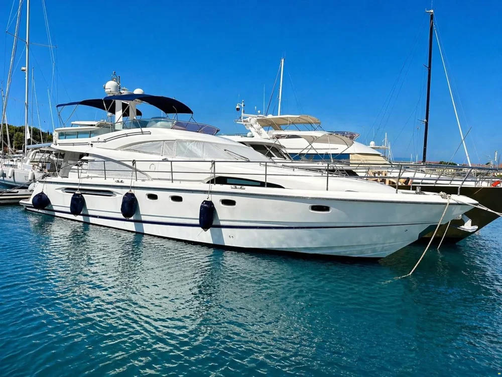 BoatPhoto.coverAlt