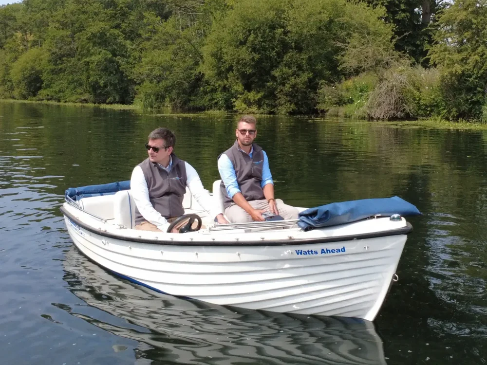 BoatPhoto.coverAlt